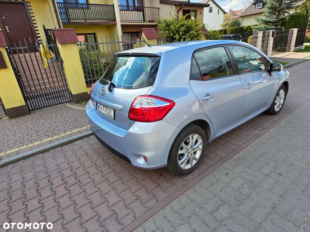 Toyota Auris 1.6 Valvematic Executive - 4
