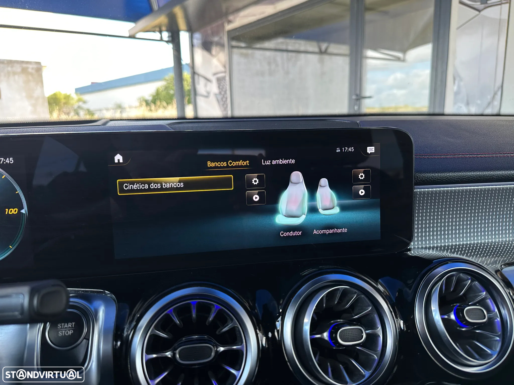 Mercedes-Benz EQB 250+ AMG Line - 36