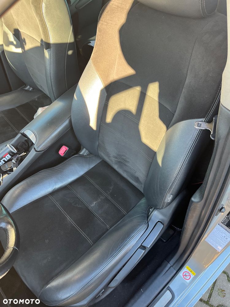 Toyota Avensis 1.8 Premium - 8