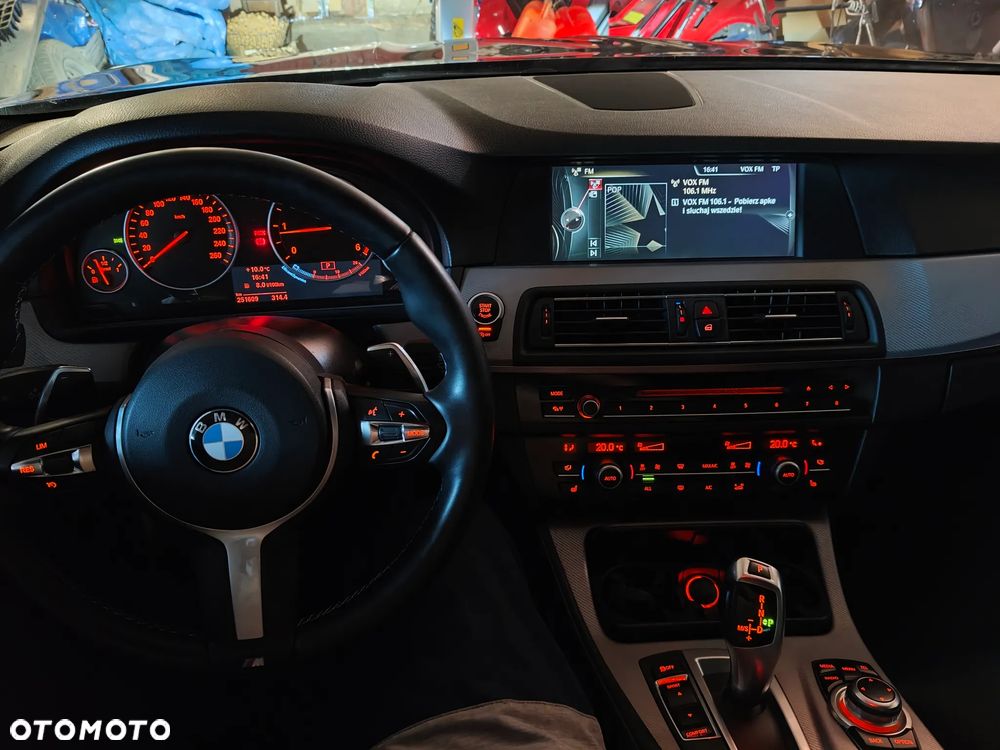 BMW Seria 5 525d xDrive - 18