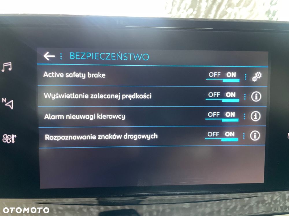 Peugeot 2008 BlueHDi 100 STOP & START Allure - 12