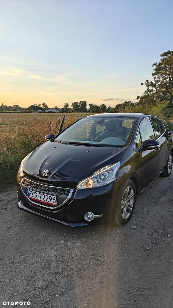 Peugeot 208 1.2 VTi Allure - 1