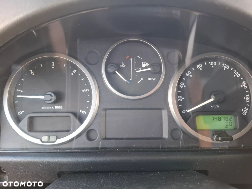 Land Rover Defender 2.2 TD4 E - 13