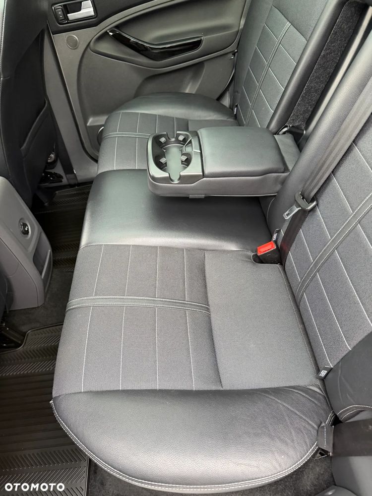 Ford Kuga 2.0 TDCi 4x4 Titanium - 12