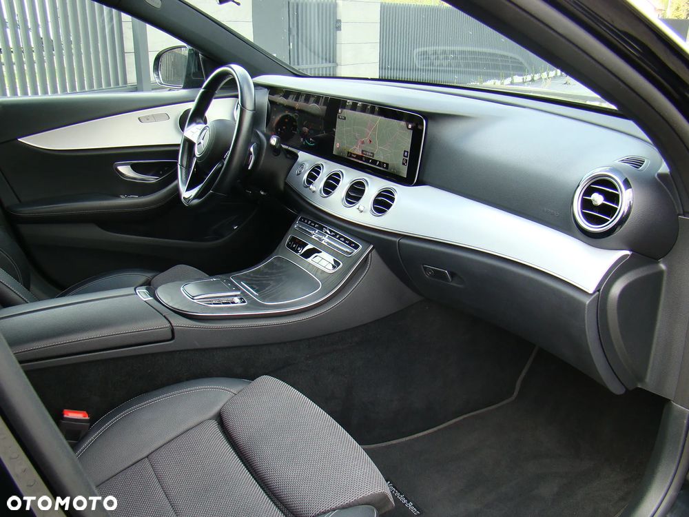 Mercedes-Benz Klasa E 300 de 9G-TRONIC Avantgarde - 32