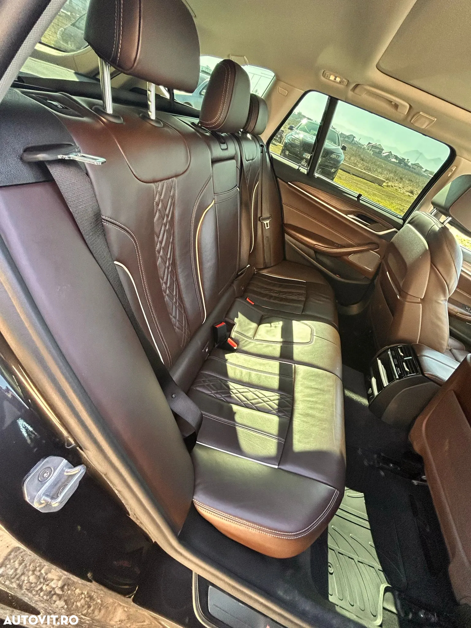 BMW Seria 5 520d Aut. Luxury Line - 7