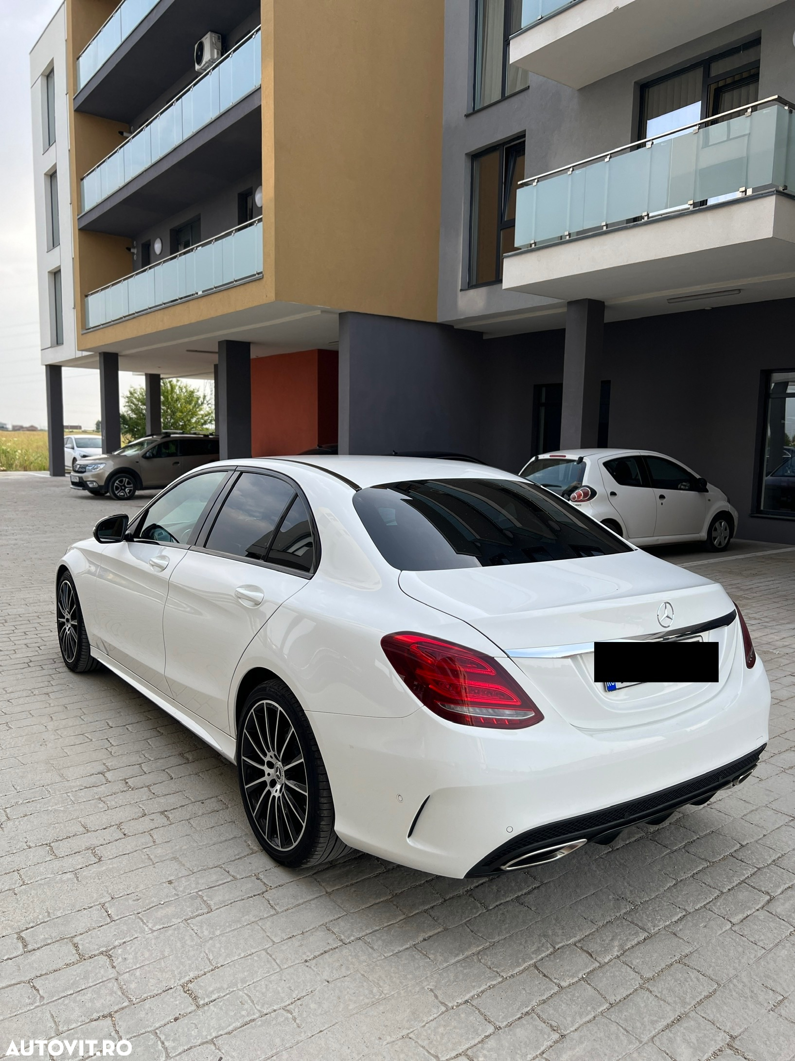 Mercedes-Benz C 400 4MATIC Aut. - 8
