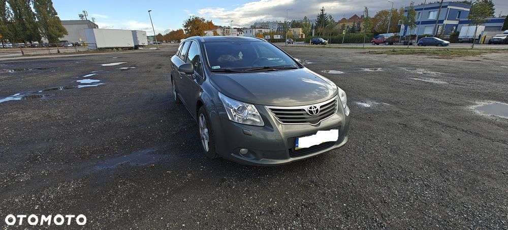 Toyota Avensis Combi 2.0 Executive - 9