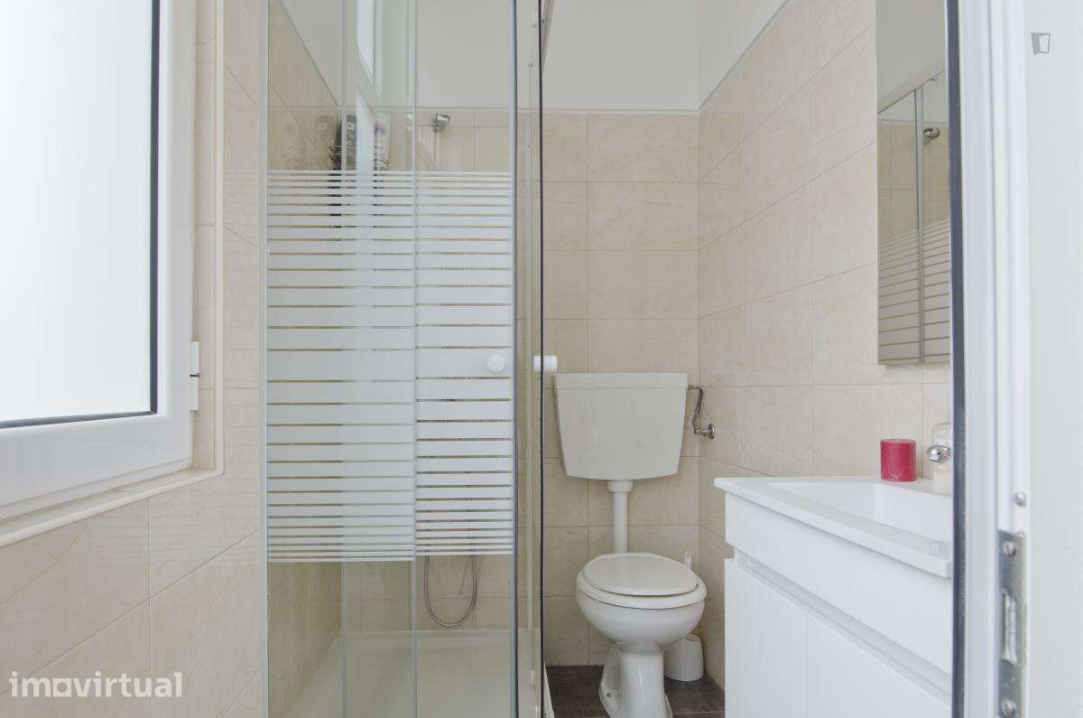 Quarto - localizado em Entrecampos Lisbon - Grande imagem: 3/18