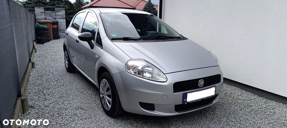 Fiat Grande Punto 2011 photo 4