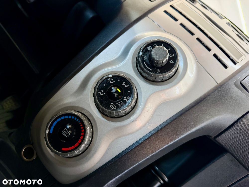 Toyota Yaris 1.0 Luna A/C - 6