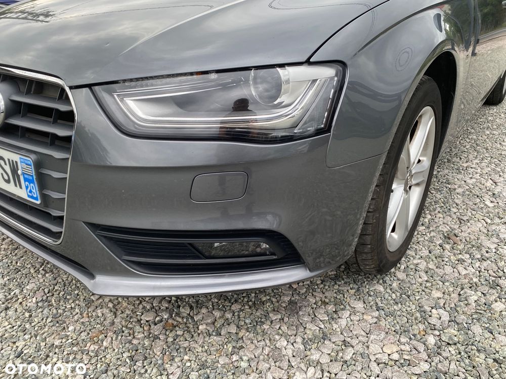 Audi A4 Limousine 2.0 TDI DPF clean diesel Ambiente - 9