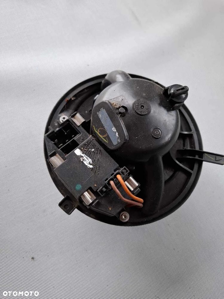 WENTYLATOR NAGRZEWNICY DMUCHAWY SILNICZEK AUDI A3 8P 8P0 REZYSTOR KOMPLET - 1