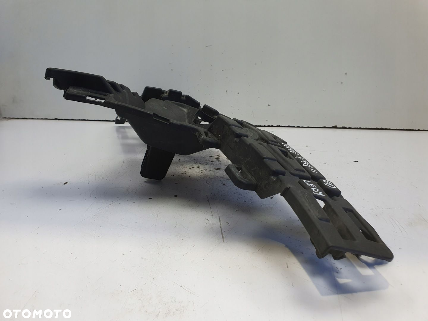 Volvo V90 II ŚLIZG PRZEDNIEGO ZDERZAKA lewy przód Mocowanie 32227396 - 3