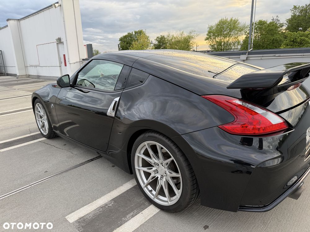 Nissan 370 Z - 1