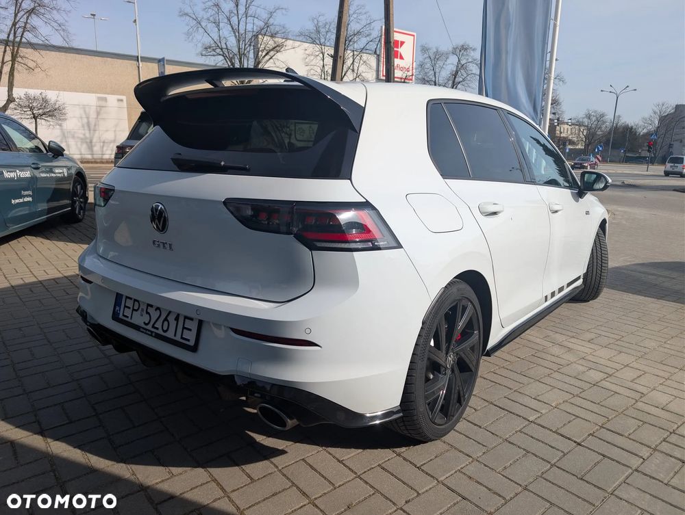 Volkswagen Golf - 2