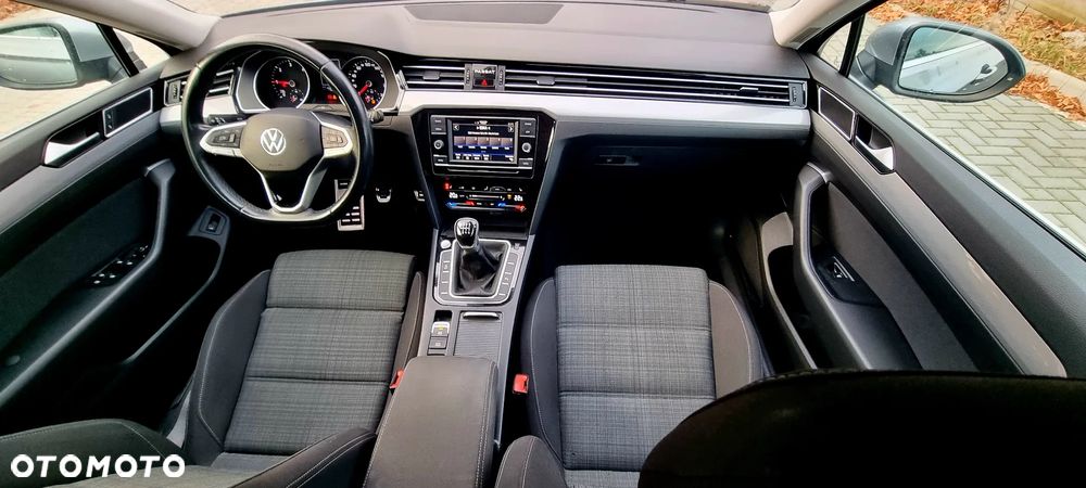 Volkswagen Passat Variant 2.0 TDI EVO Business - 22