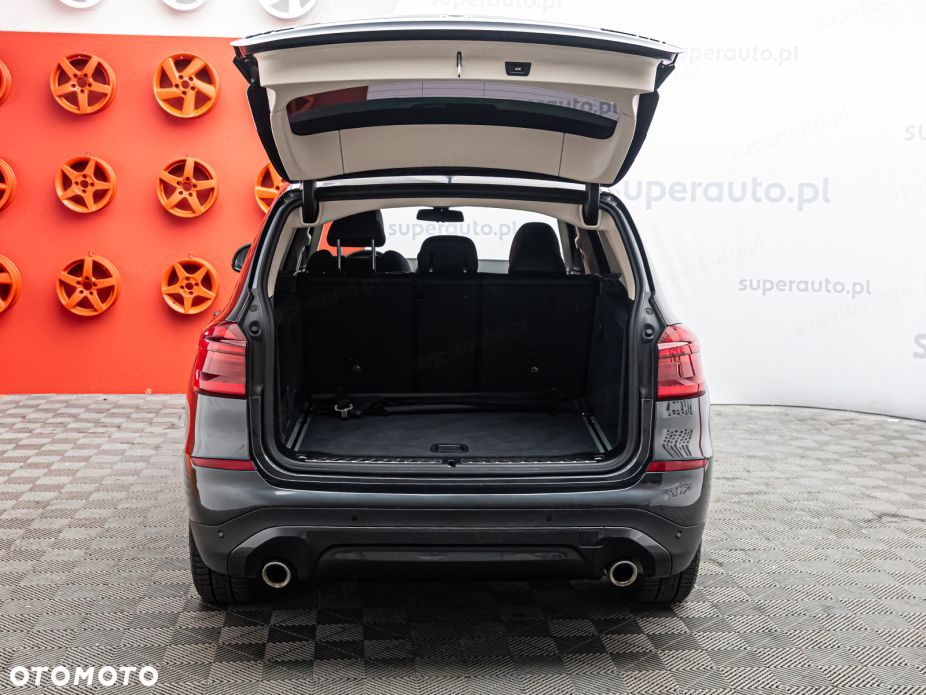 BMW X3 xDrive20i Advantage - 28