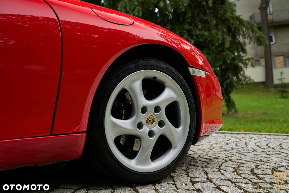 Porsche 911 Carrera - 29