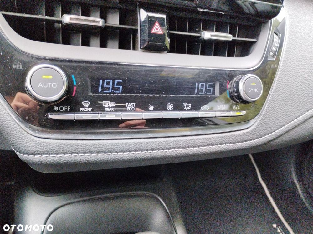 Toyota Corolla 1.8 Hybrid Comfort - 19