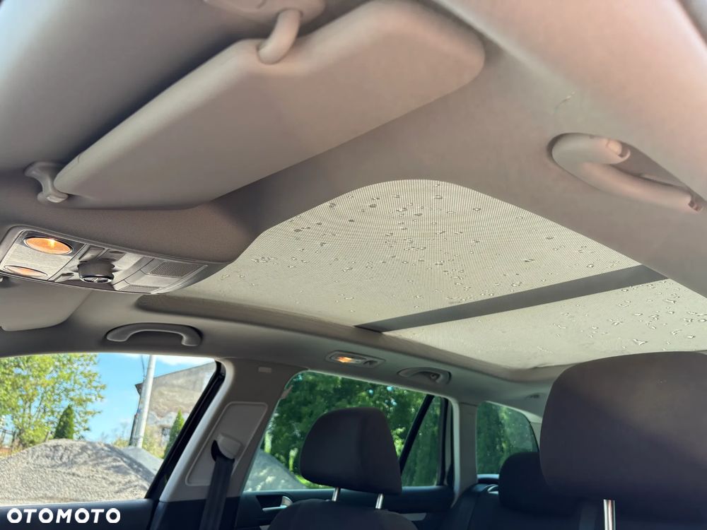 Volkswagen Golf Variant 2.0 TDI DPF Highline - 17