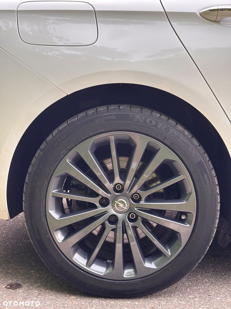 Opel Insignia - 8