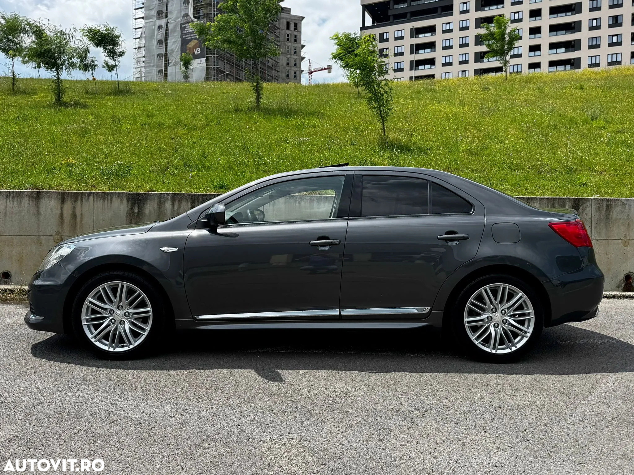 Suzuki Kizashi 2.4 4x2 Sport - 9