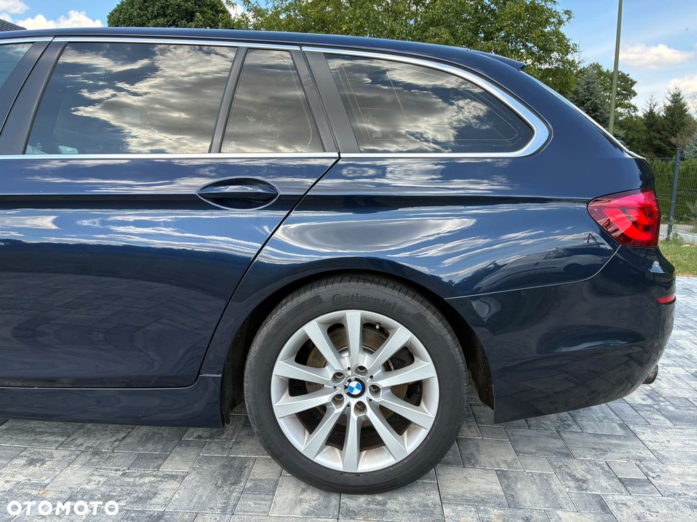 BMW Seria 5 520d - 24