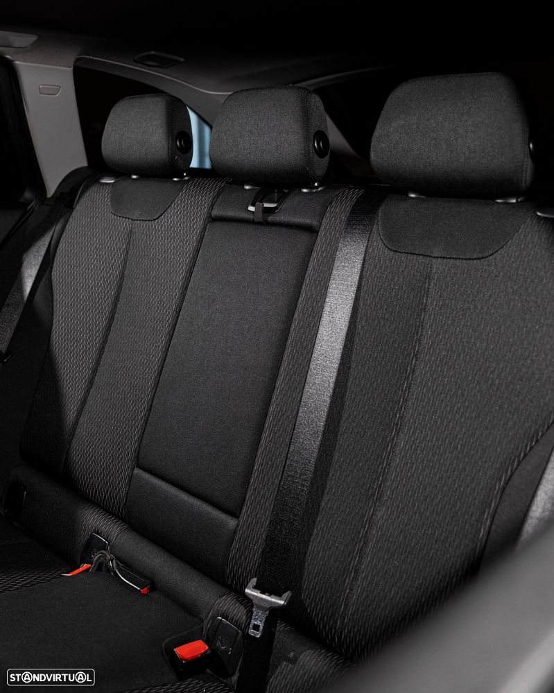 BMW 320 d Pack M - 23