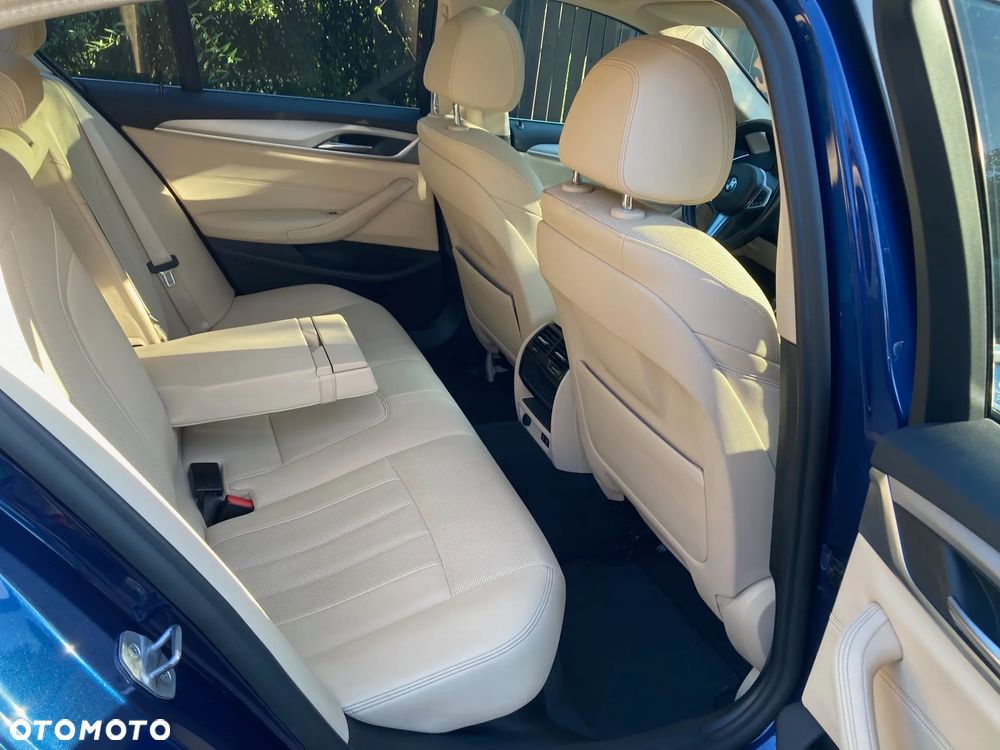 BMW Seria 5 520d Luxury Line - 13