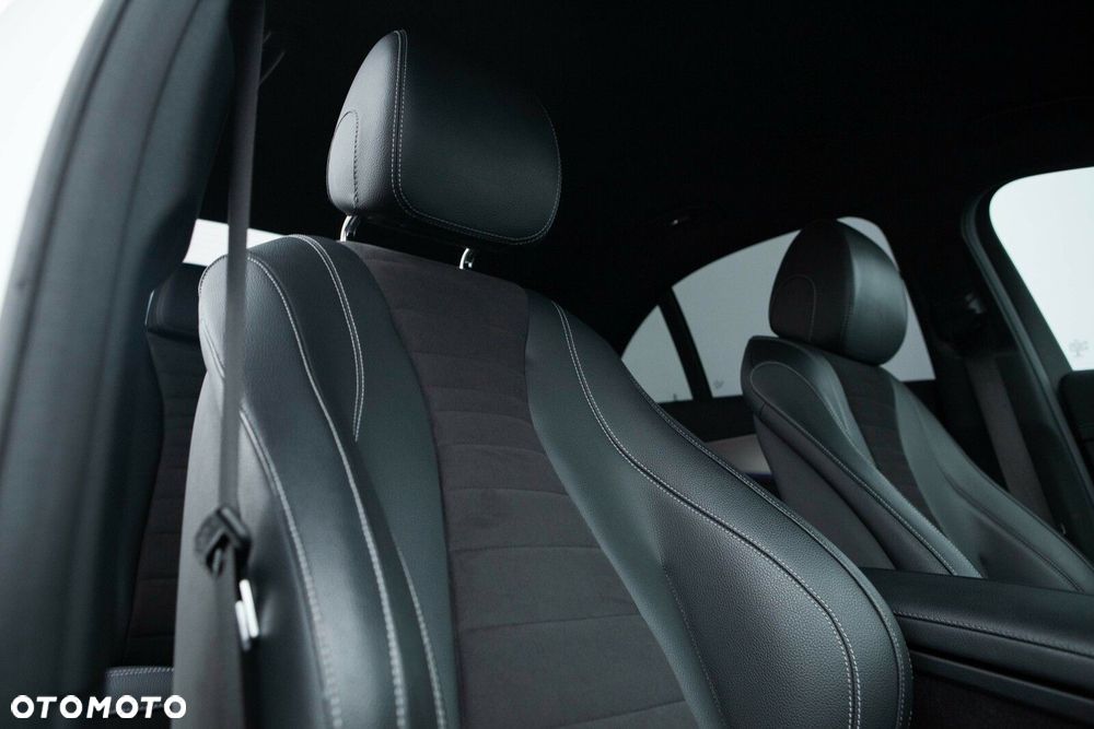 Mercedes-Benz Klasa E 220 d 9G-TRONIC - 28