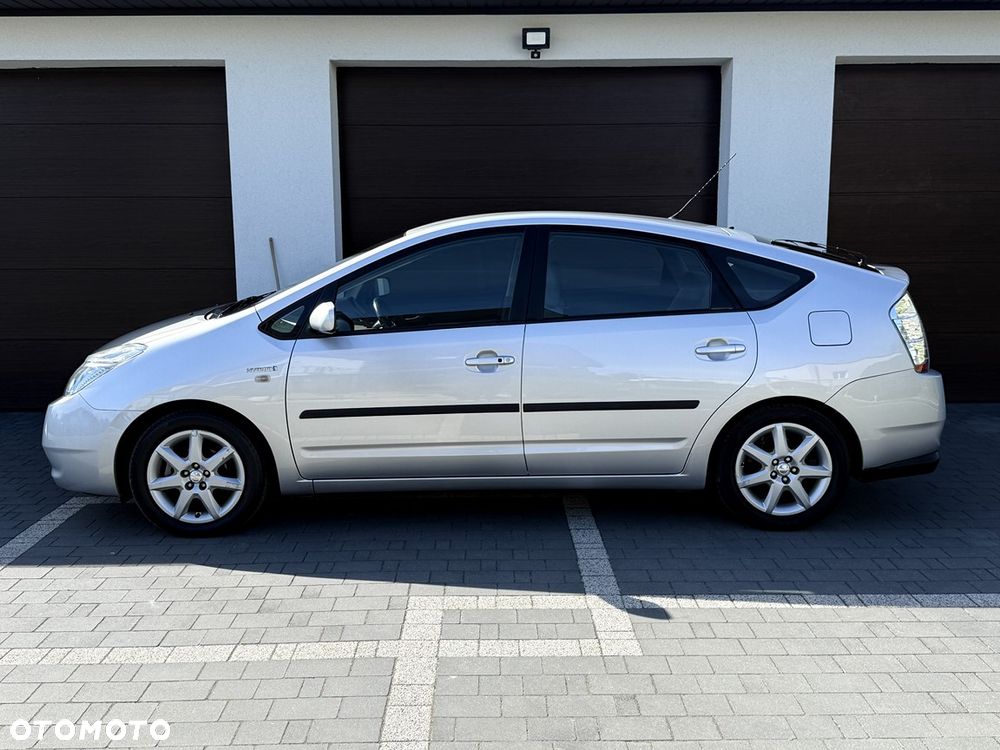Toyota Prius 1.5 VVT-i Sol - 3