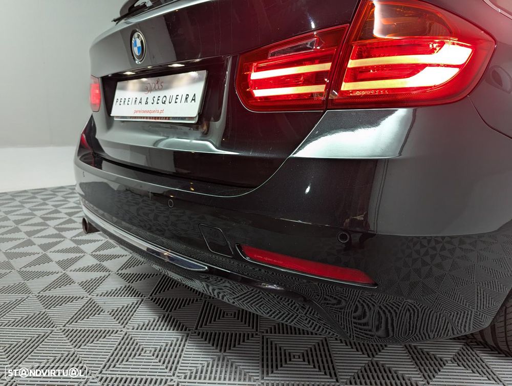 BMW 320 d Auto Line Luxury - 24