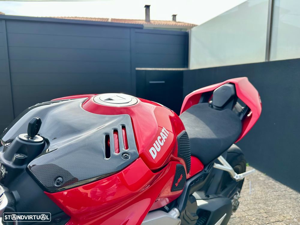 Ducati Panigale V4 S - 7