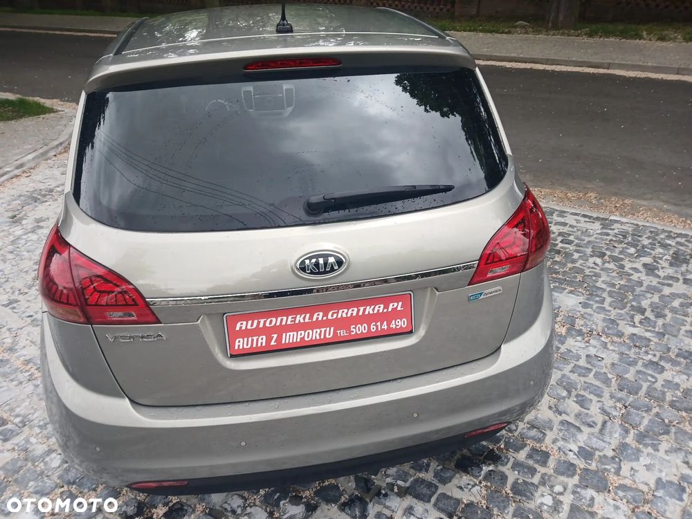 Kia Venga - 18