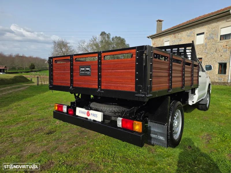 Toyota HILUX 2.5 D4D BASCULANTE - 5