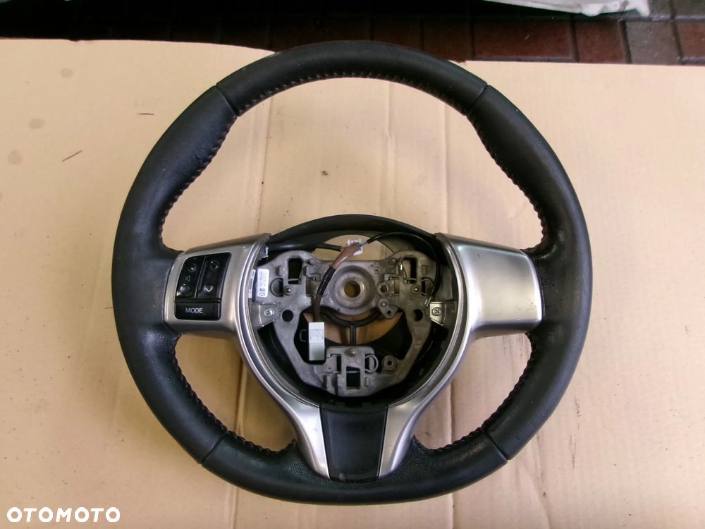 KIEROWNICA TOYOTA YARIS III  11-20 SKÓRA, DO OBSZYCIA - 1