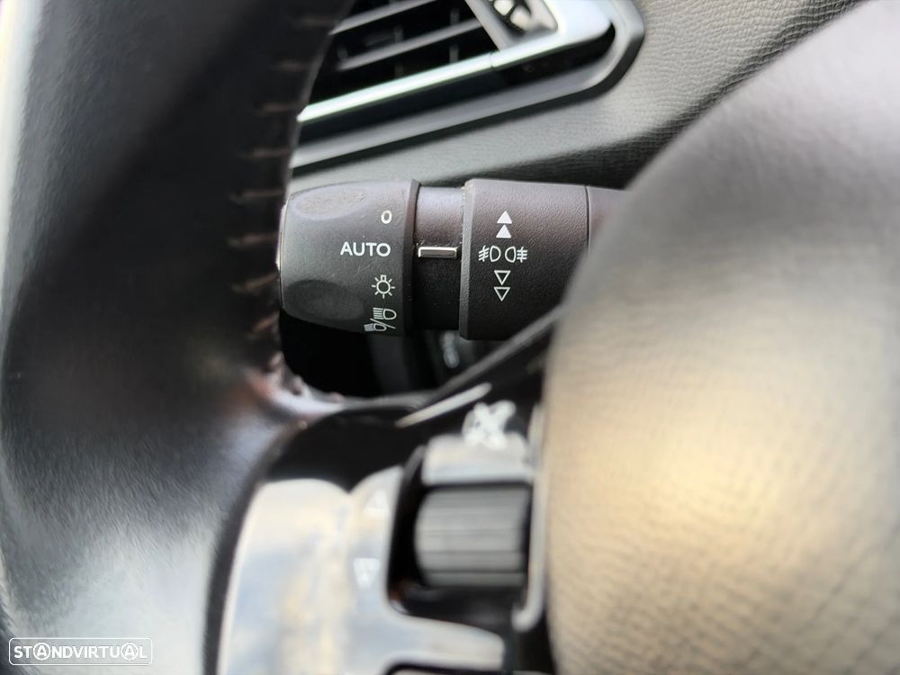 Peugeot 308 1.2 PureTech Active J17 - 10