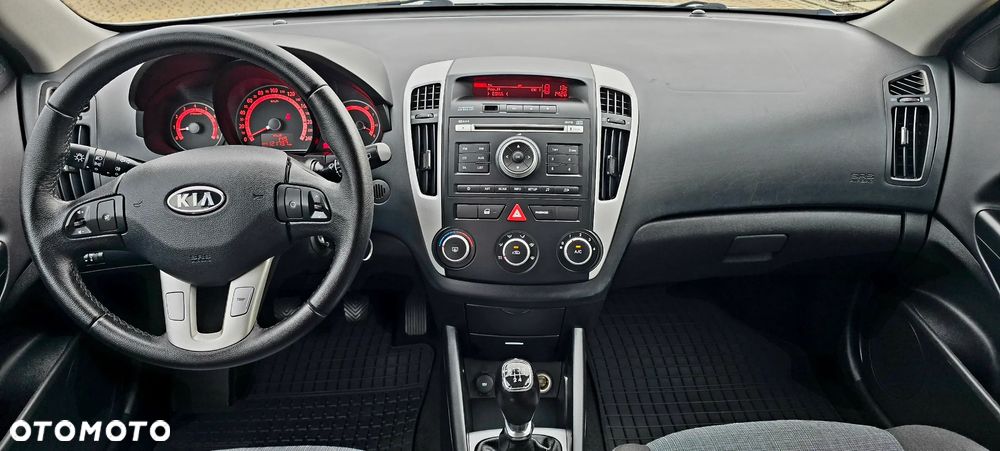 Kia Ceed - 19