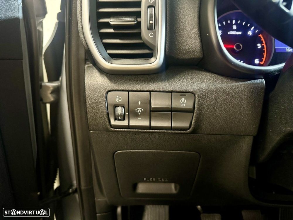 Kia Sportage 1.6 CRDI ISG Tech - 19