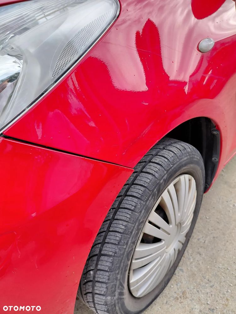 Toyota Yaris - 10