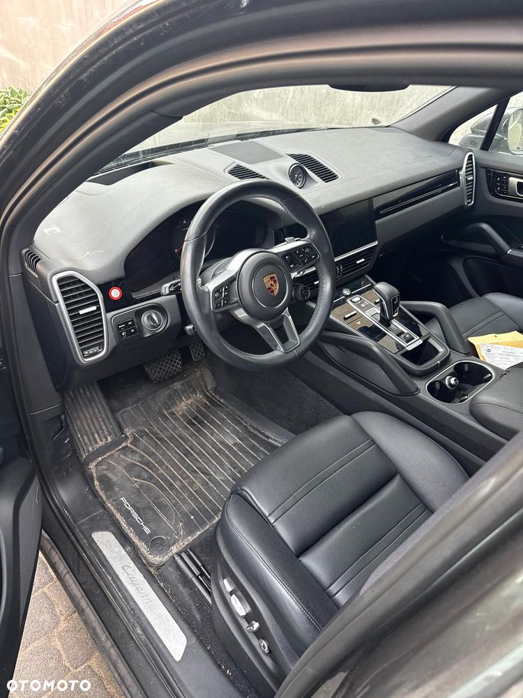 Porsche Cayenne - 6