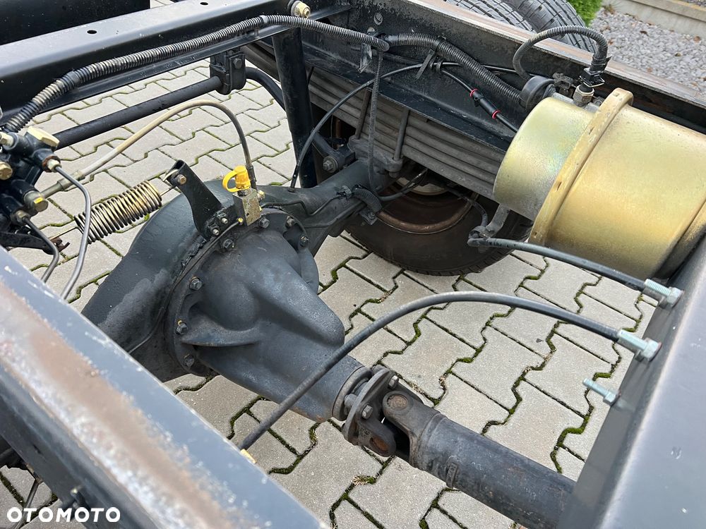 Nissan Atleon - 31