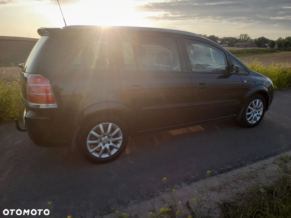Opel Zafira 1.8 Cosmo - 6