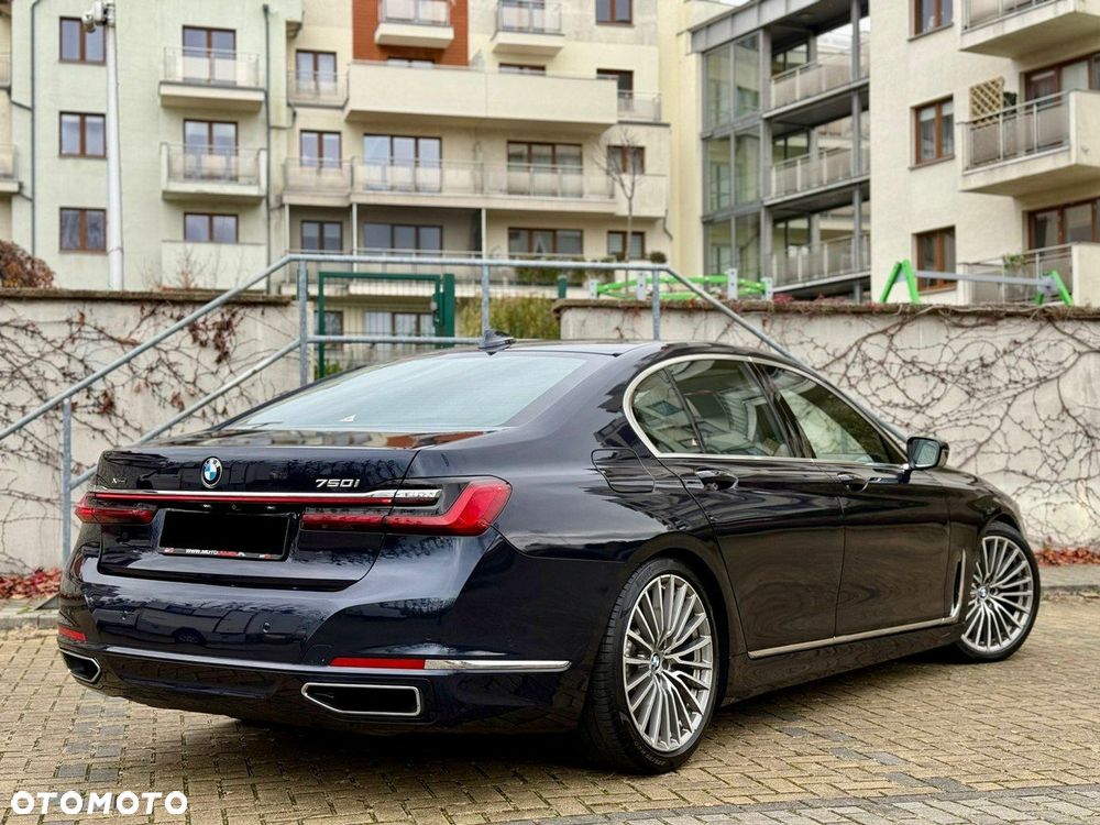 BMW Seria 7 750i xDrive sport - 14