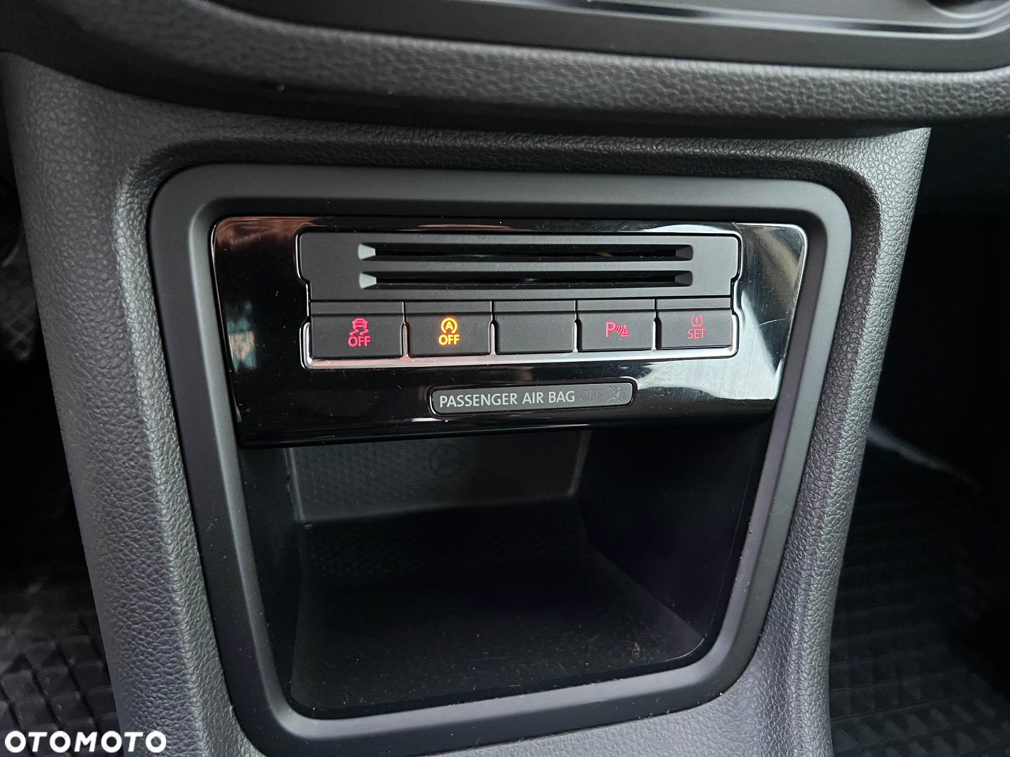Volkswagen Sharan 2.0 TDI DSG (BlueMotion Technology) Comfortline - 25
