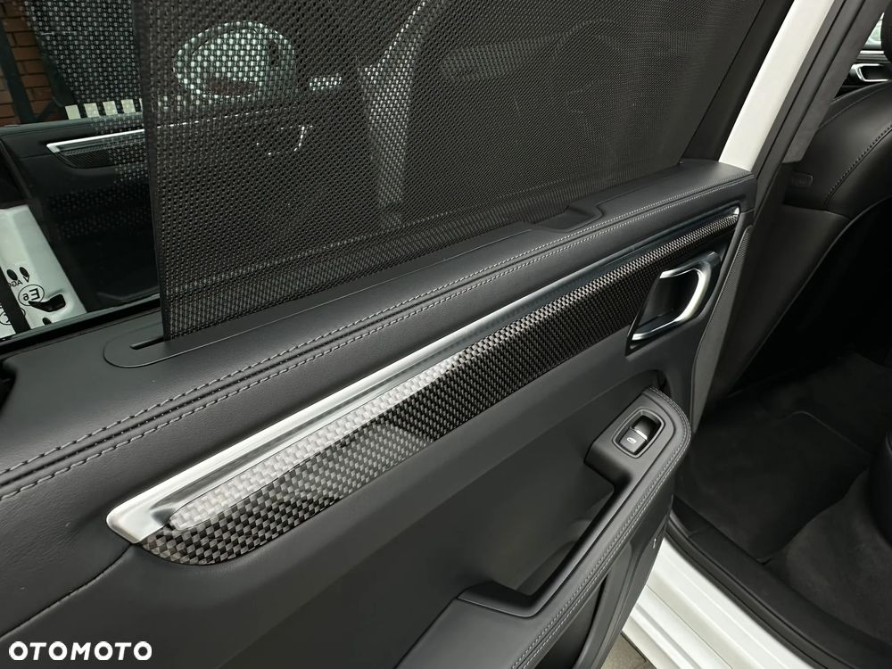 Porsche Macan Turbo PDK - 30
