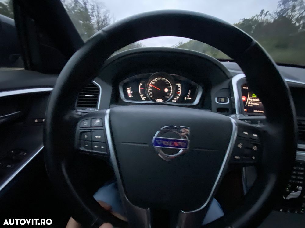 Volvo XC 60 D4AWD Kinetic - 9