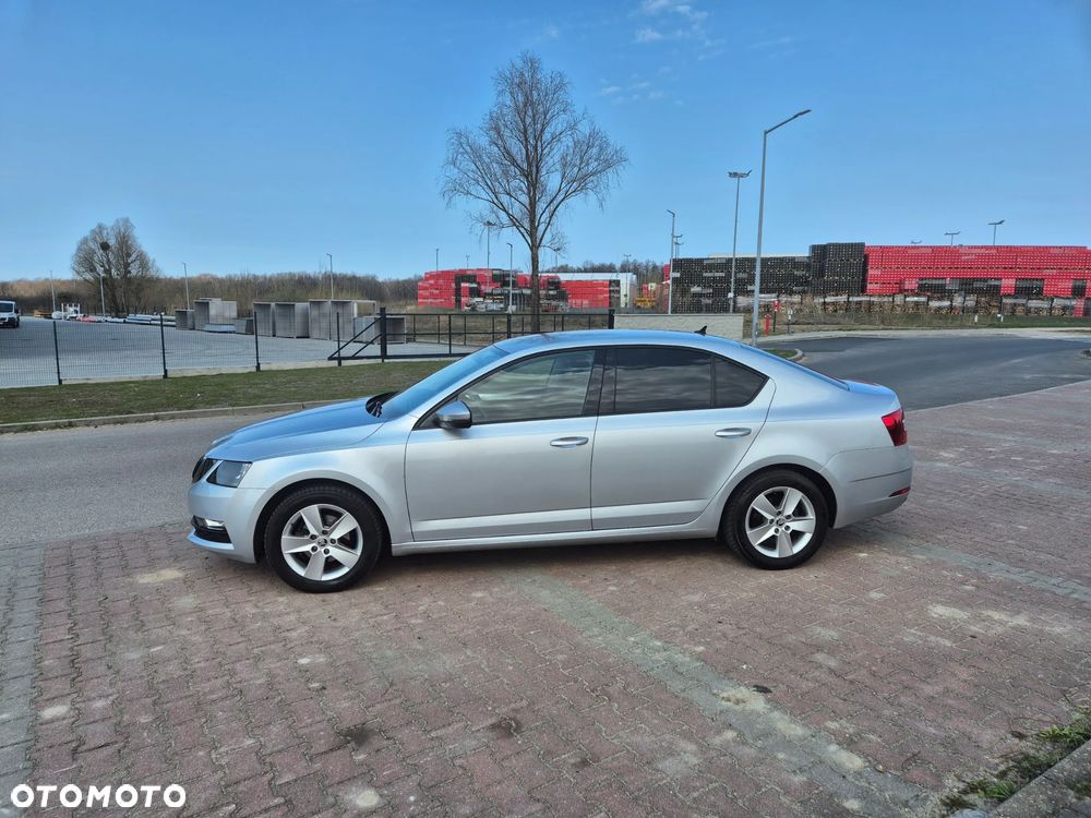 Skoda Octavia 1.6 TDI SCR Ambition - 6