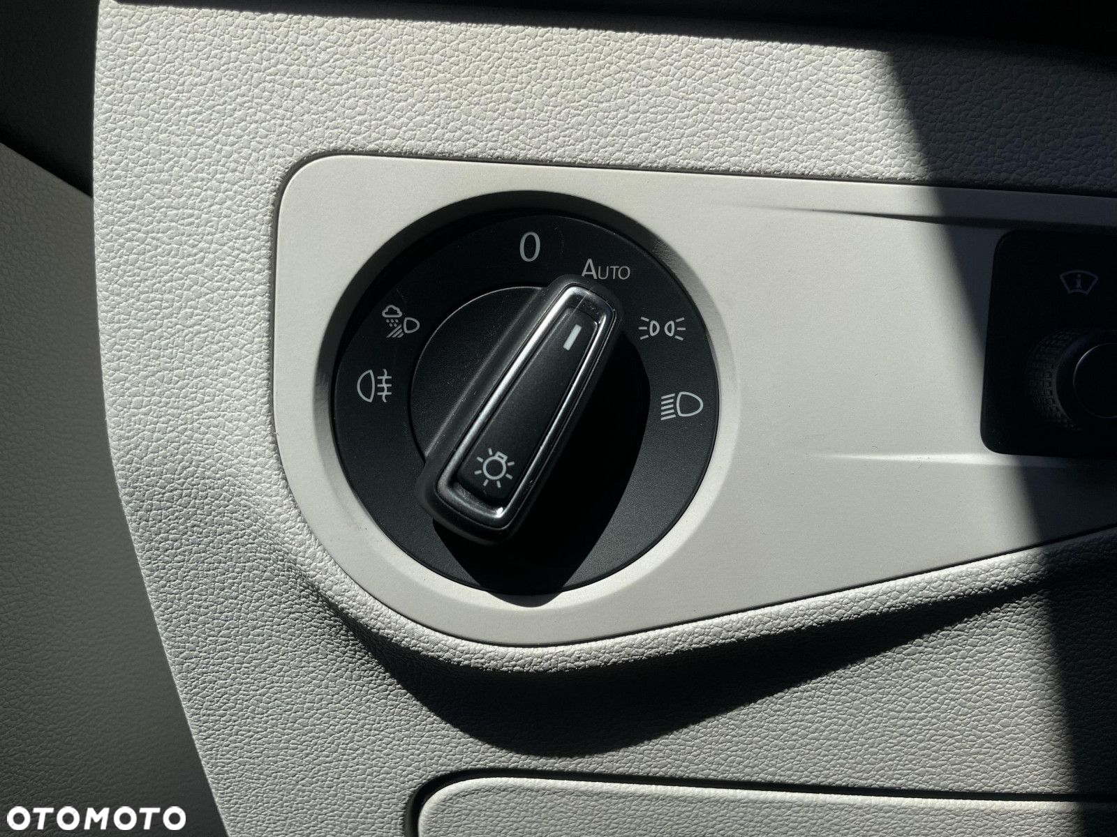 Volkswagen Tiguan - 36